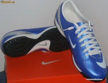 ADIDASI NIKE MERCURIAL foto