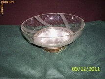 Fructiera cristal pe postament argintat, cu model, diametru 20 cm foto