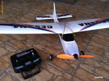 AVION ELECTRIC CU TELECOMANDA RADIO -  NOU  CESSNA 98x75cm!!! foto