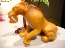 mc donalds McDonalds leu tigru dinti de sabie Diego din Ice Age foto