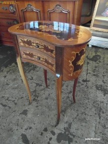 Comoda Louis XV cu intarsii deosebite. foto