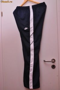 PANTALONI DE TRENING NIKE foto