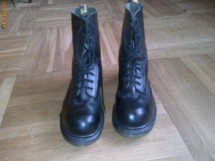 Bocanci Dr. Martens originali nr.42 cu bombeu metalic foto