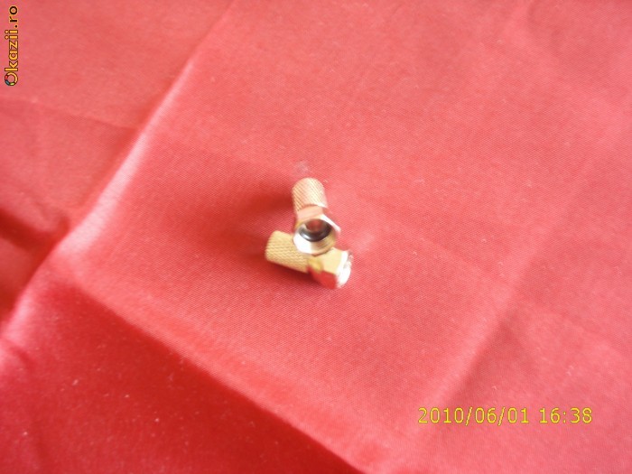conectori F foto mare