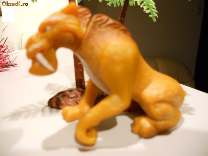 mc donalds McDonalds leu tigru dinti de sabie Diego din Ice Age foto mare