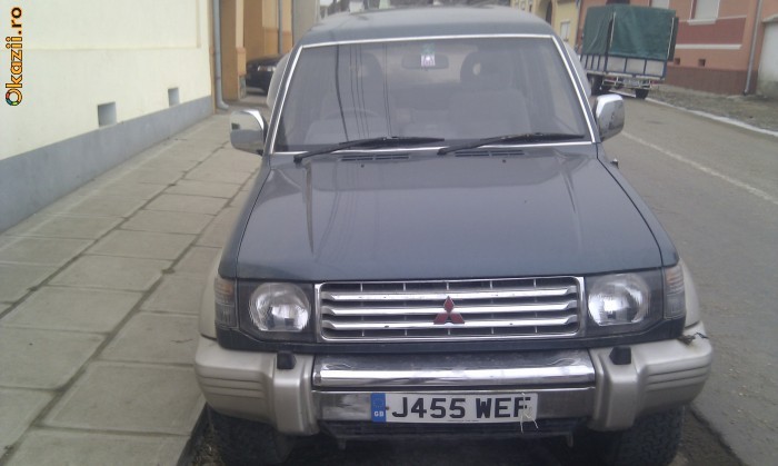 Mitsubishi Pajero 2500 D foto mare