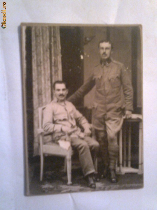 Fotografie doi ofiteri, probabil in jur de 1910, dimensiuni 14 x 10 cm foto mare
