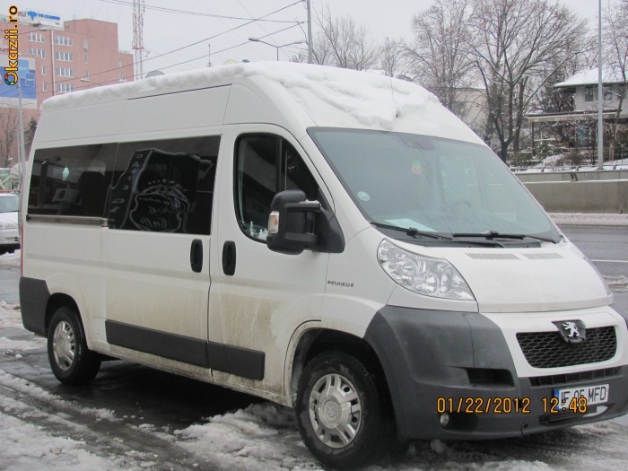 peugeot boxer cu 9 locuri an 2007 foto mare