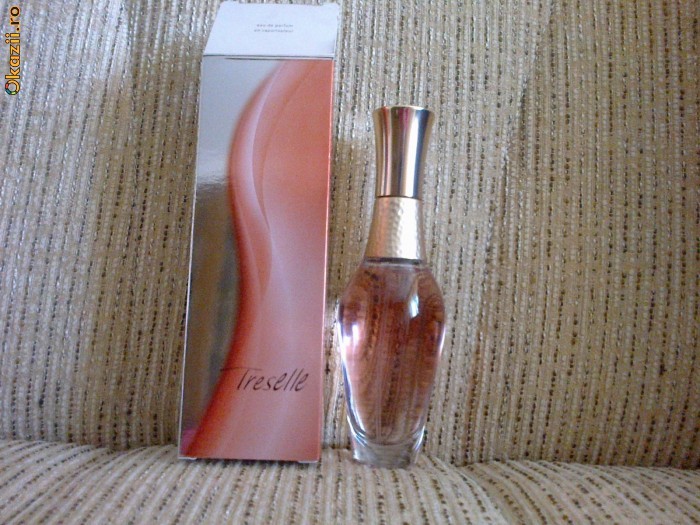 parfum  Treselle50 ml AVON foto mare