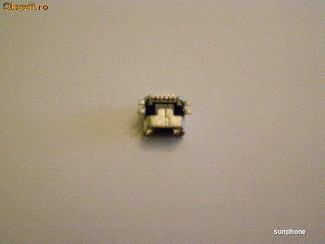 MUFA INCARCARE BLACKBERRY 8300 foto mare