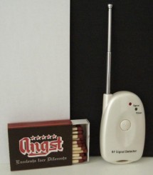 Detector de emisie radio (de exemplu,telefon mobil in functiune) foto