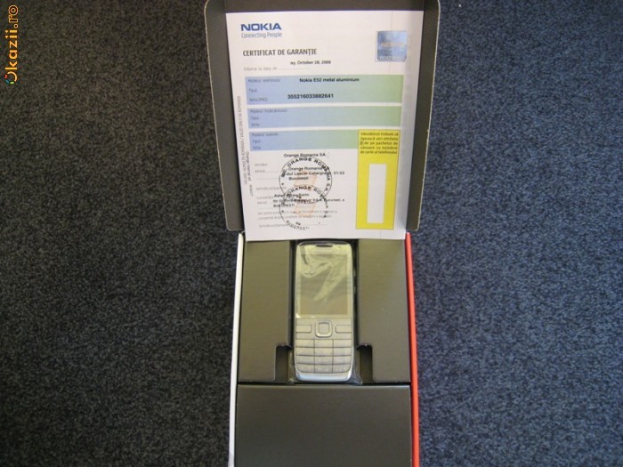 Vand Nokia E52 necodat, sigilat, garantie 2 ani, factura foto mare