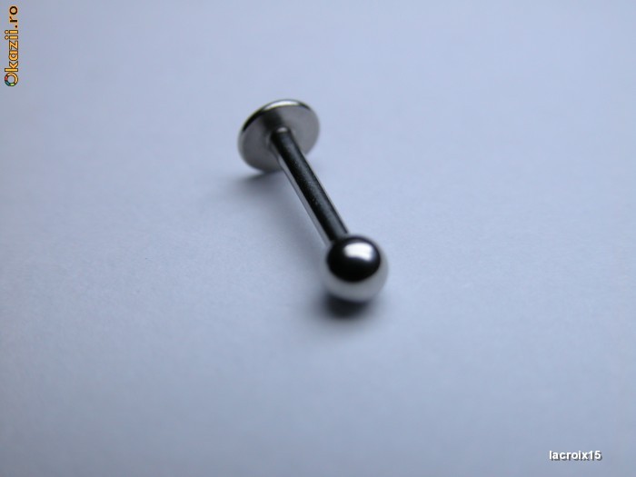 PIERCING DIN OTEL INOXIDABIL foto mare